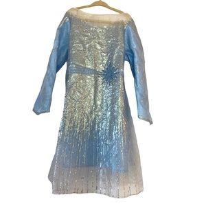 Frozen Elsa dress that lights up!